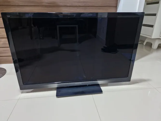 TV Panasonic 42 polegadas LCD - Leia o anúncio