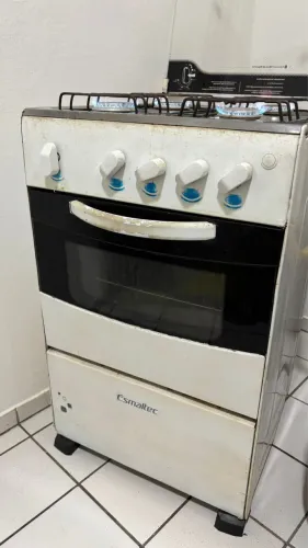 Fogao 4 bocas com forno funcionando 