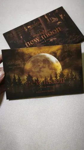 Paleta New Moon The Twilight Saga da COLOURPOP