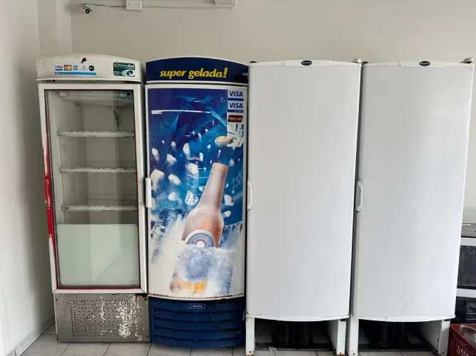 Vendo freezers e geladeira 