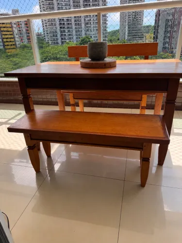 Mesa de Madeira Maciça