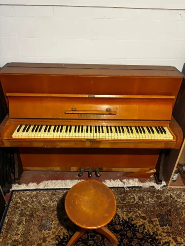 Piano Vertical M. Schwartzmann