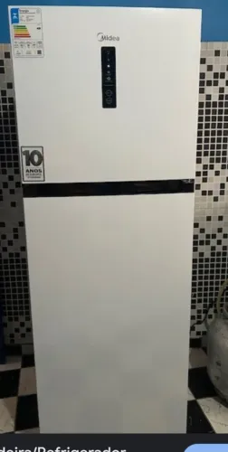 Geladeira Midea nova