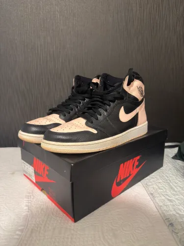 Air Jordan 1 Crimson Tint