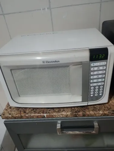 Forno microondas Electrolux 41 litros revisado funcionando perfeitamente