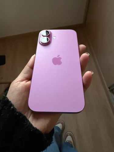 iPhone 16