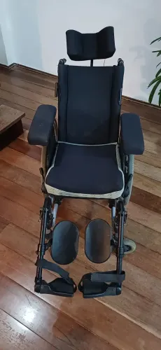 Cadeira de rodas reclinável