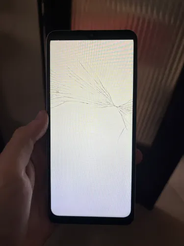 Samsung A12 (Tela trincada)