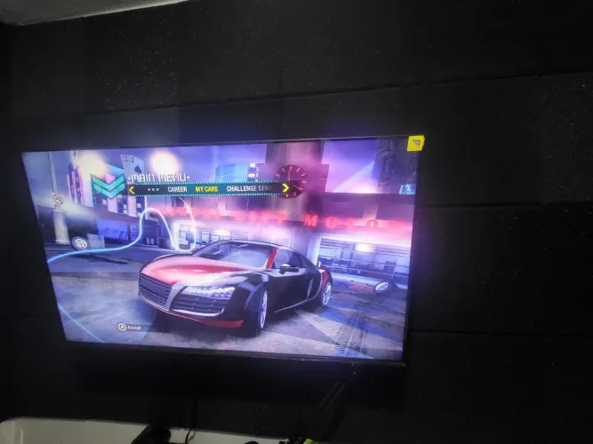 Smart TV 55 QLED 4k Hisense pouco uso