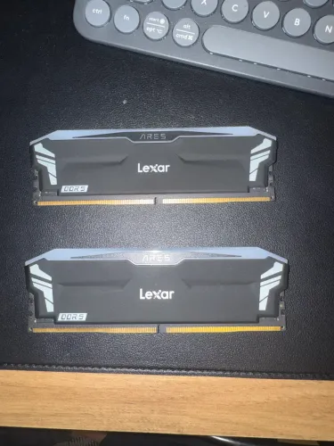 Memória RAM Lexar DDR5 RGB 32GB 6000MT/s CL30 SK Hynix + Dummy Corsair