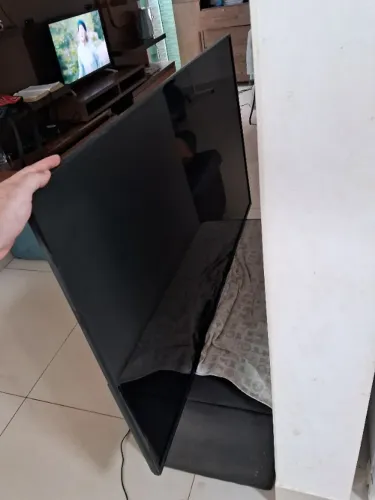 Smart TV Philco 55Pol. 4k (tela trincada / queimada)