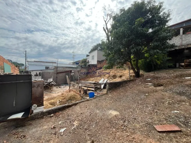 Lote 400m² 20x20 3 barracoes à venda no Aparecida
