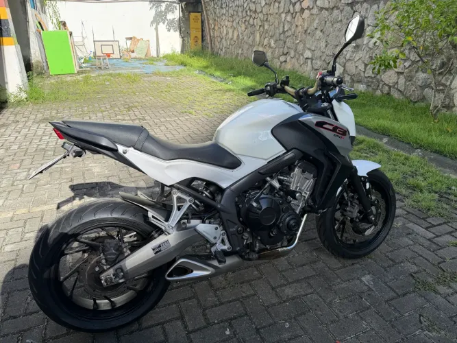 CB 650F novíssima