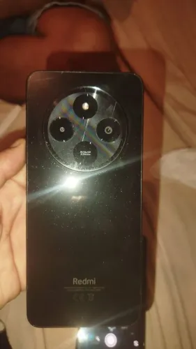 Vendo celular Redmi 14c todo bom tela nunca trocada ?