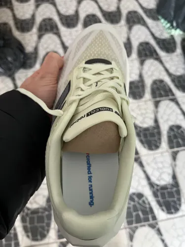Tênis New balance v5