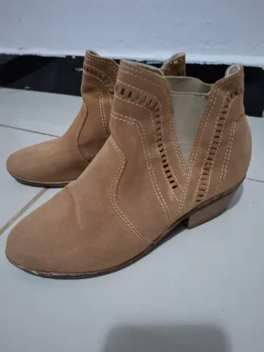 Bota feminina em camurça tamanho 34