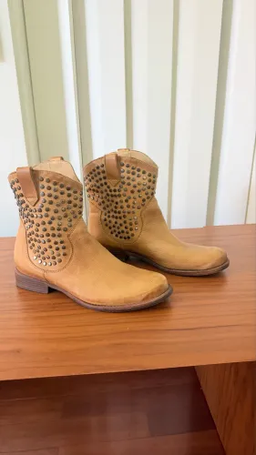 Bota Schutz tamanho 37