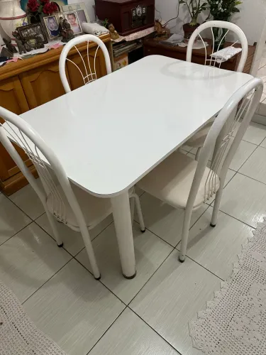 Mesa de jantar 4 cadeiras