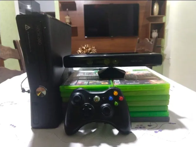 Xbox 360 com kinect + 14 jogos originais
