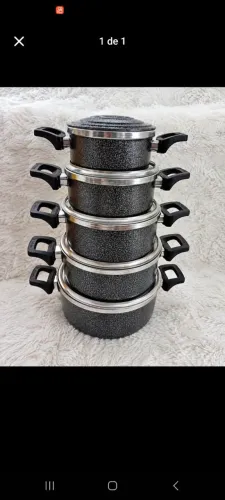 Panelas novas com tampas de vidro