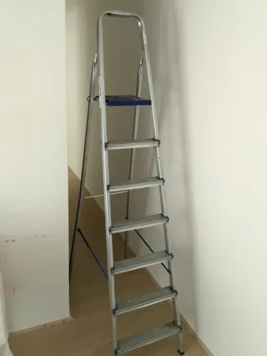 Escada reforçada com haste de aço