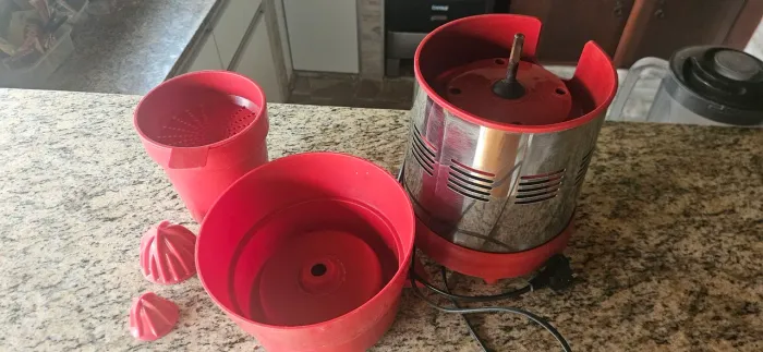 Espremedor vermelho