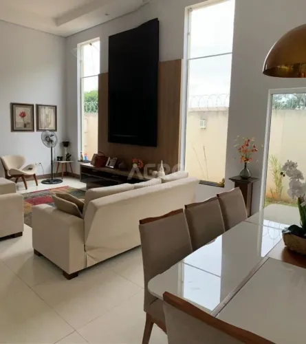 Casa para venda com 282 m² e 3 quartos em Vale Florido II, Piratininga - SP