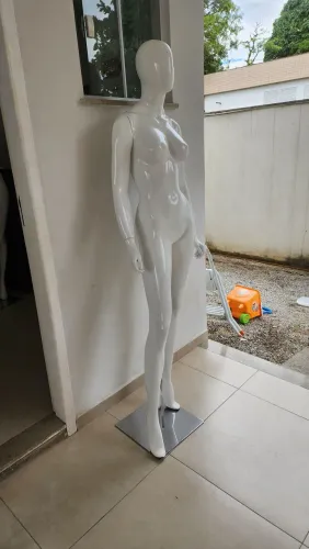 Manequim usado à venda