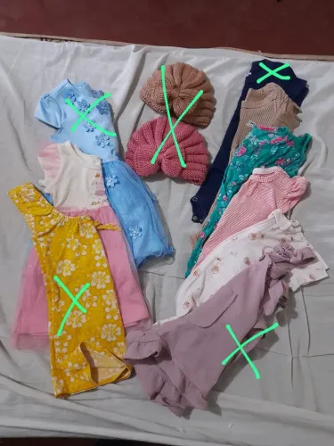 50 peças de roupas + brinquedos e sapato