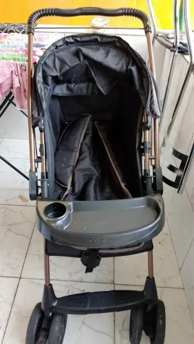 Carrinho de bebê ZAP *