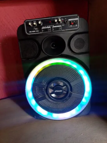 Vendo caixa de som semi nova