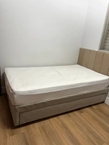 Cama viúva/solteirão completa com cama auxiliar + 2 colchões