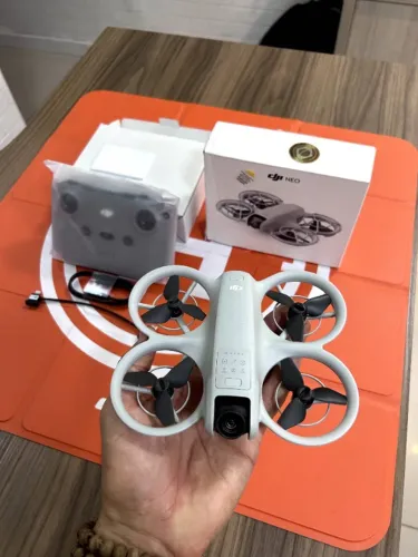 DJI Neo + Controle RC-N3 Sem Tela | Câmera 4K
