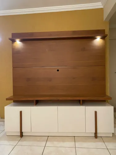 Rack com detalhe iluminação