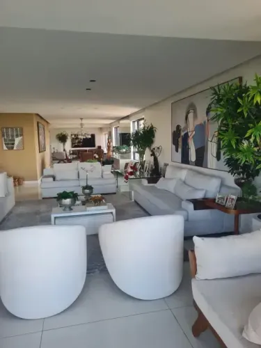 Apto na Madalena, 270m², 4 suítes, (1 master), varandão, 3 vgs cobertas, amplo lazer, porc