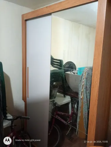 Guarda roupa 2 portas semi novo 
