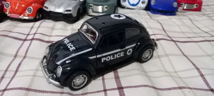 Carrinho coleção escala 1-32 Fusca Viatura policial 