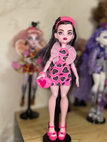 Monster High Draculaura Budget