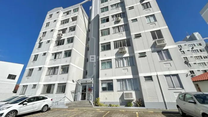 Apartamento em Ipiranga - São José, SC