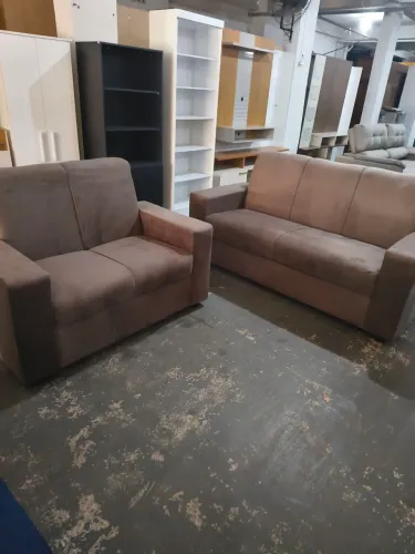 1100.00 sofá 2 e 3 lugares a vista