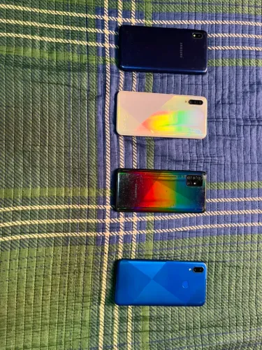 Celulares para retirada de peças