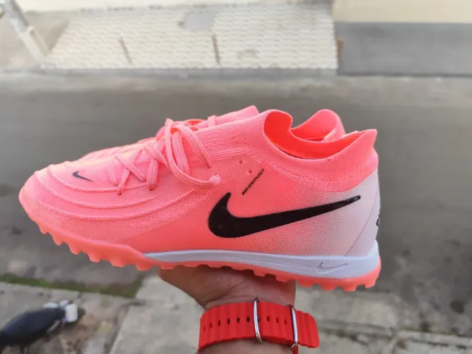 Nike phantom luna 