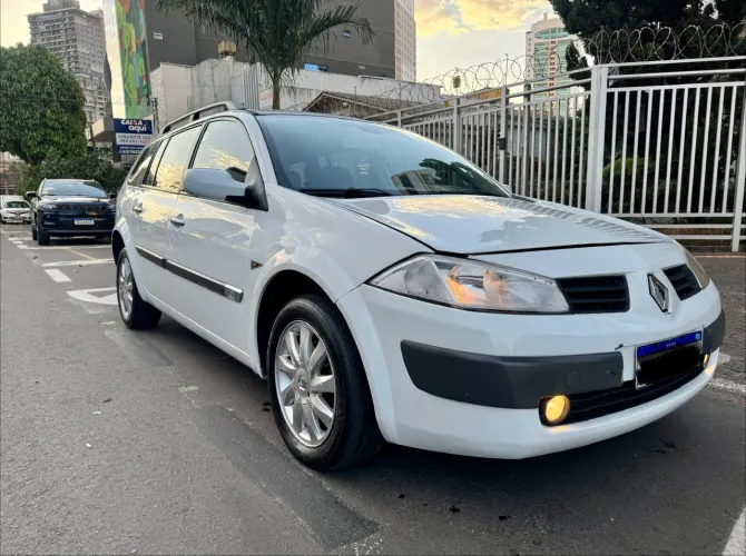 Renault Megane Grand Tour Dynam. Hi-flex 1.6 16V 2013