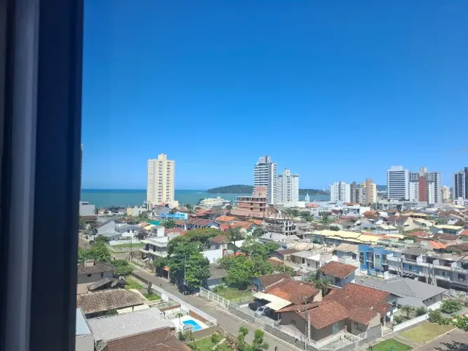 Apartamento no centro de Balneário Piçarras, 3 minutos da praia
