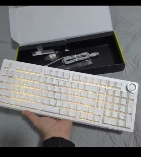 Teclado MecânicoTri-Mode White