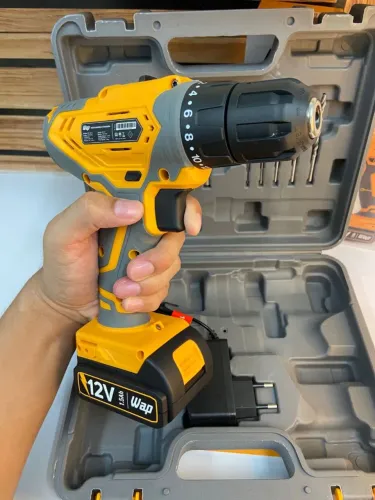 Parafusadeira e Furadeira À Bateria WAP WF 12k3.2 Com Maleta