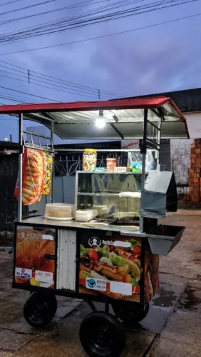 Carrinho de lanche com churrasqueira seminovo