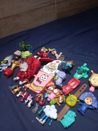 LOTE DE BRINQUEDOS