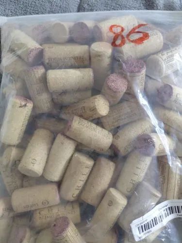 Lote de Rolhas de Cortiça Natural - Perfeito para Artesanato e Decoração
