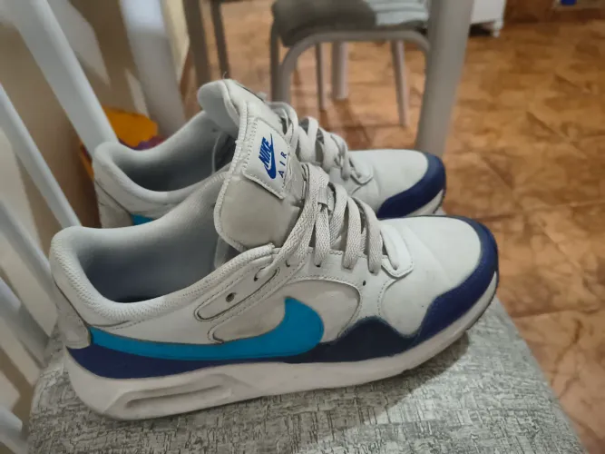 Vende-se Nike Air Max 90 SC zerado usado poucas vezes.150 pra ir embora 